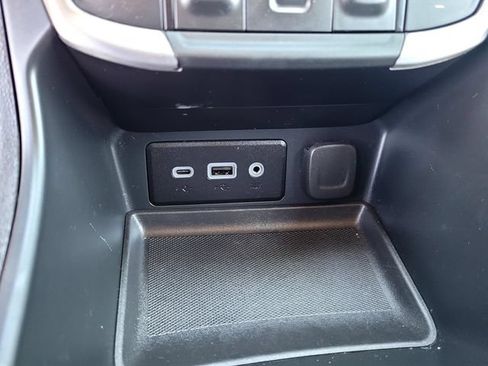 Certified 2024 GMC Terrain SLE w/ Elevation Edition FWD image 19