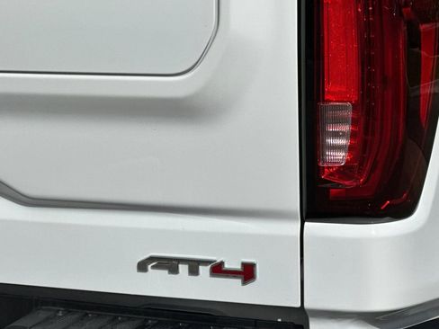 Certified 2025 GMC Sierra 1500 AT4 image 28