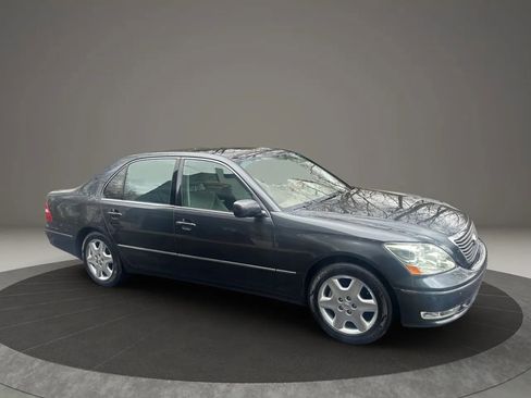 Used 2004 Lexus LS 430 RWD image 11