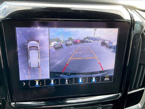Used 2020 Chevrolet Traverse Premier FWD image 22