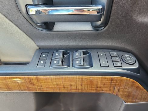 Used 2018 GMC Sierra 1500 SLT AWD/4WD image 47