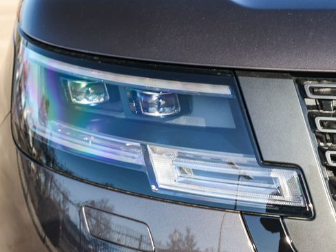 New 2026 Land Rover Range Rover SE image 15