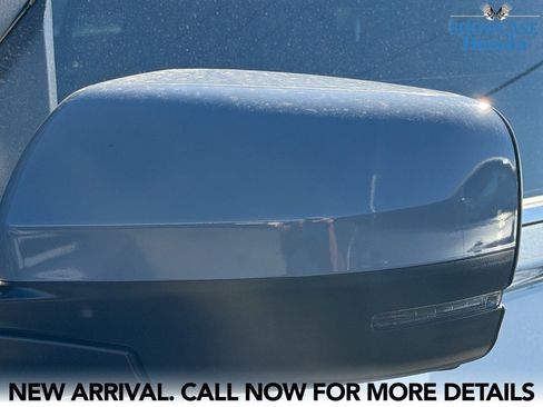 Used 2025 Honda Pilot Touring image 8