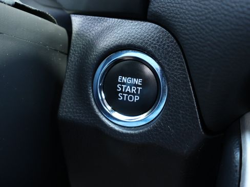 Used 2025 Toyota RAV4 XLE AWD/4WD image 15