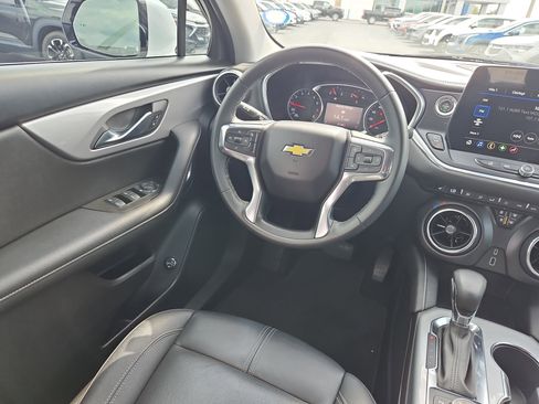 Used 2023 Chevrolet Blazer LT FWD image 9