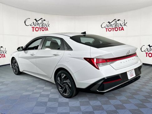 Used 2025 Hyundai Elantra SEL FWD image 6
