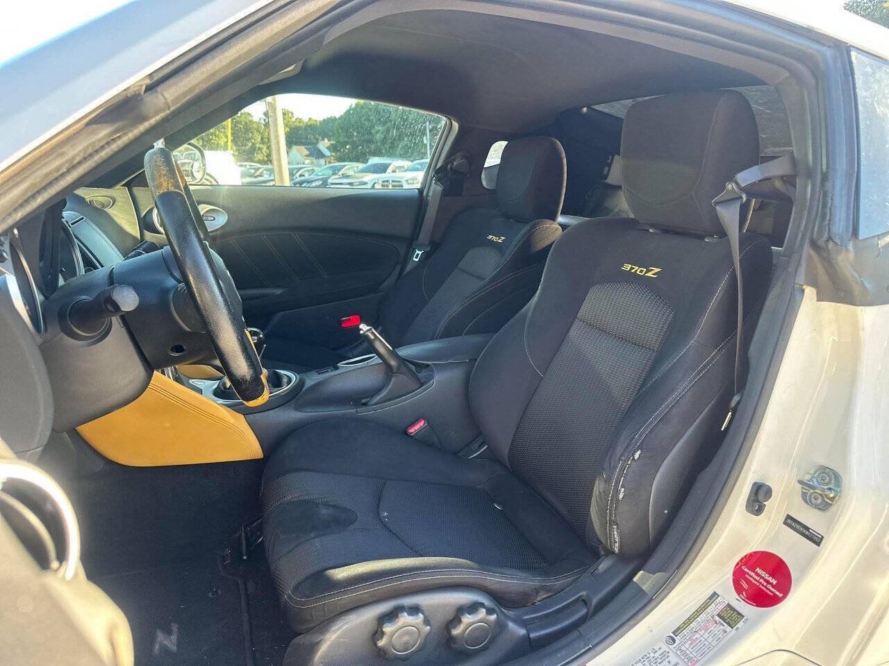Used 2019 Nissan 370Z Coupe w/ Z34 Heritage Edition - White RWD image 14