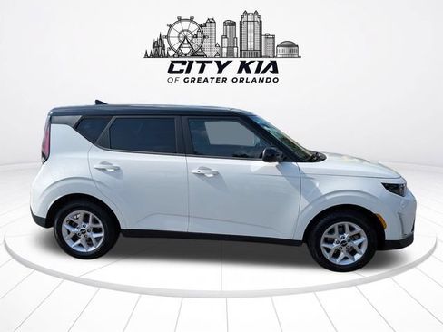 Certified 2024 Kia Soul S FWD image 7