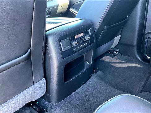 Used 2018 GMC Yukon XL Denali w/ Denali Ultimate Package image 19