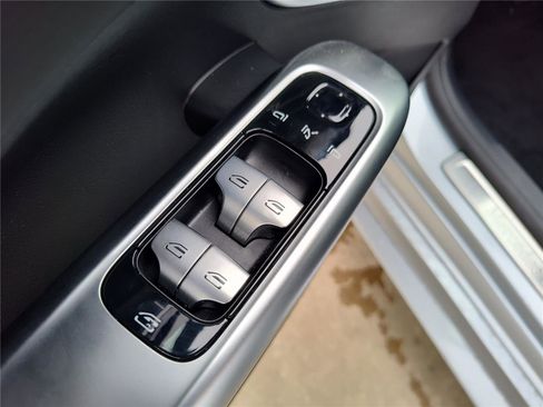 New 2025 Mercedes-Benz C 300 Sedan image 14