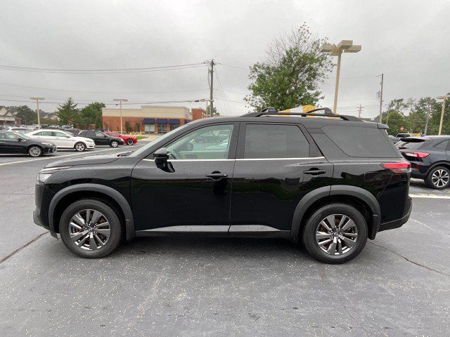 Used 2023 Nissan Pathfinder SV FWD image 4