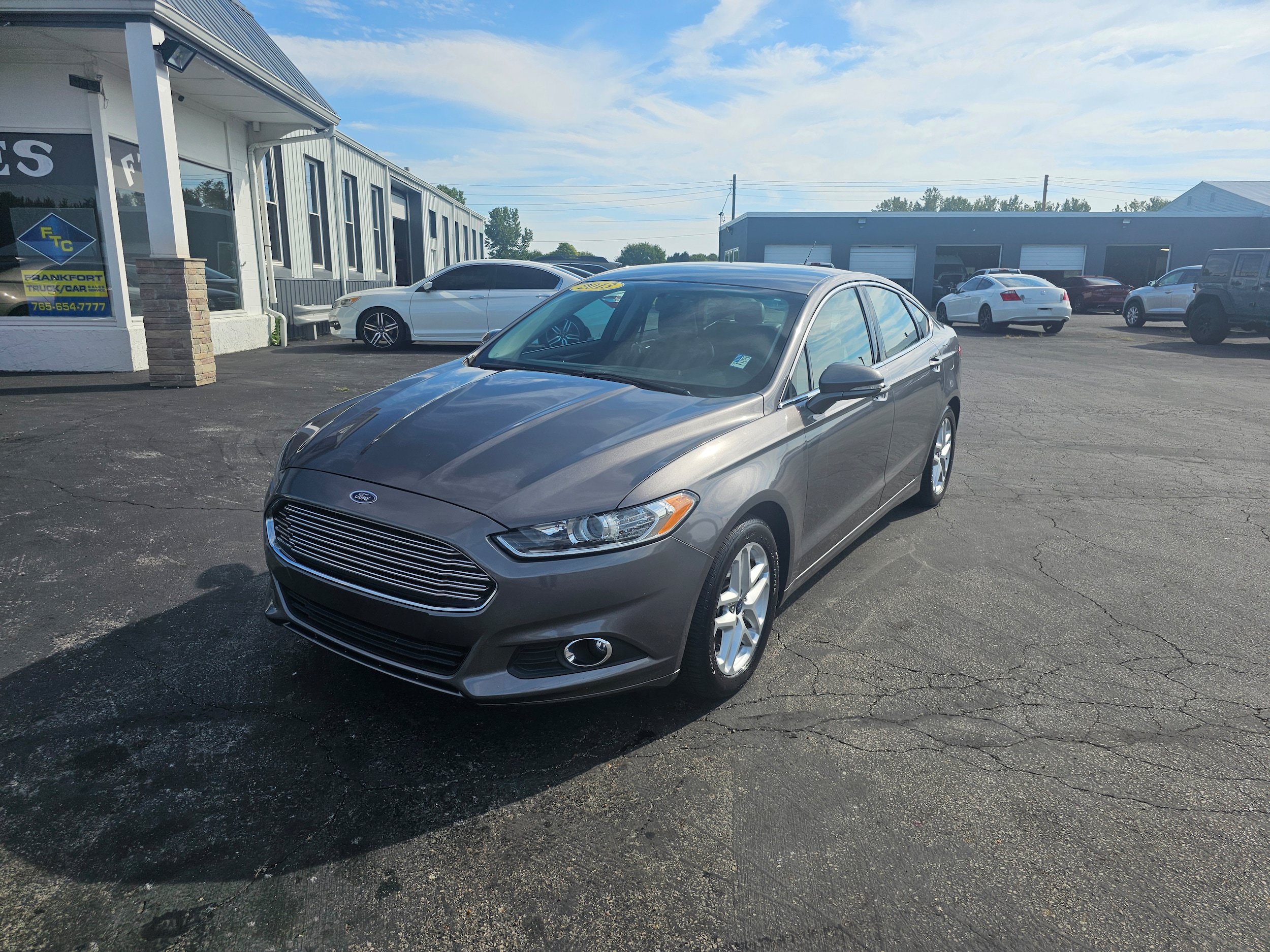 Used 2013 Ford Fusion SE FWD image 1