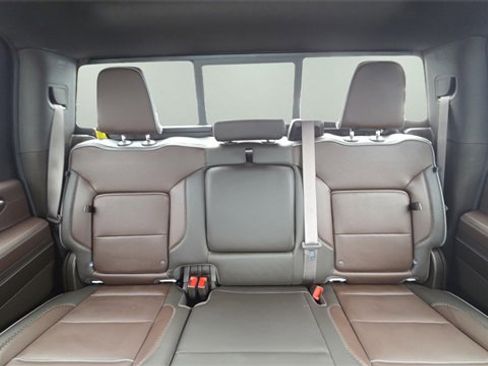 Used 2025 GMC Sierra 2500 Denali w/ Technology Package image 13