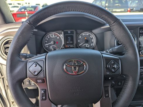 Used 2023 Toyota Tacoma TRD Off-Road image 27
