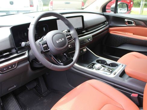 New 2025 Kia Carnival SX Prestige image 28