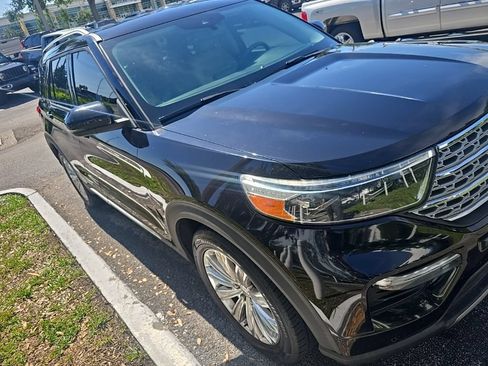 Used 2020 Ford Explorer Limited RWD image 2