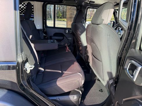 Used 2023 Jeep Wrangler Unlimited Rubicon 4xe image 25