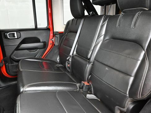 Used 2021 Jeep Wrangler Unlimited Sahara w/ Cold Weather Group image 18