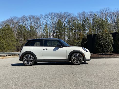 Used 2025 MINI Cooper S FWD image 5
