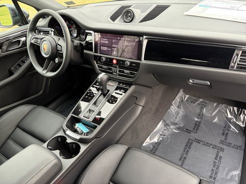 Certified 2026 Porsche Macan Turbo AWD/4WD image 18