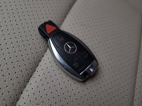 Used 2016 Mercedes-Benz C 300 Sedan image 32