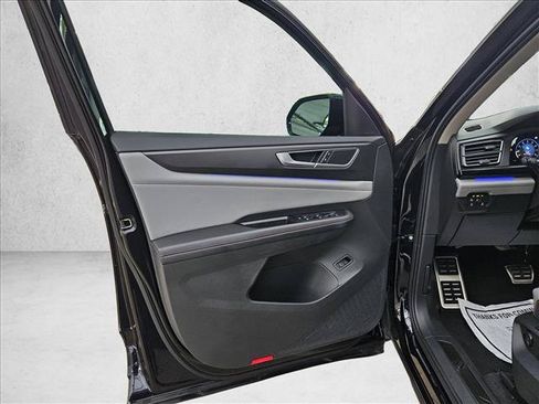 Used 2024 Volkswagen Atlas Peak Edition SEL AWD/4WD image 12