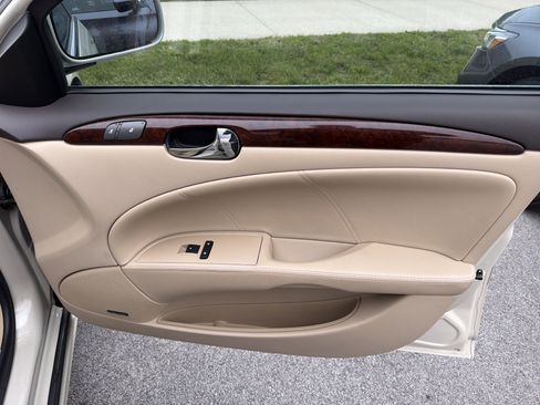 Used 2011 Buick Lucerne CXL FWD image 62