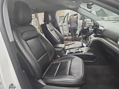 Used 2023 Ford Explorer XLT w/ Equipment Group 202A image 10