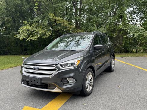 Used 2018 Ford Escape SEL image 3