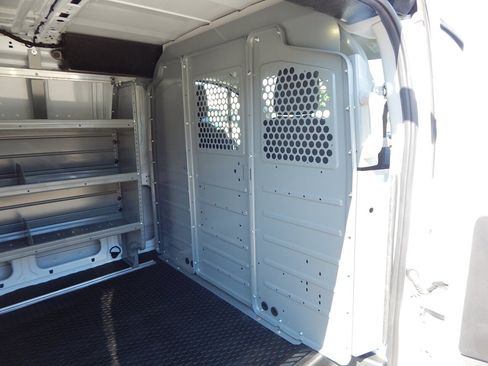 Used 2016 Ford Transit 150 130 Low Roof RWD image 15