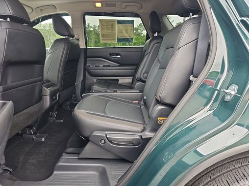 Used 2025 Nissan Pathfinder SL w/ SL Premium Package FWD image 20