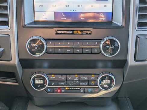 Used 2021 Ford Expedition XLT image 14