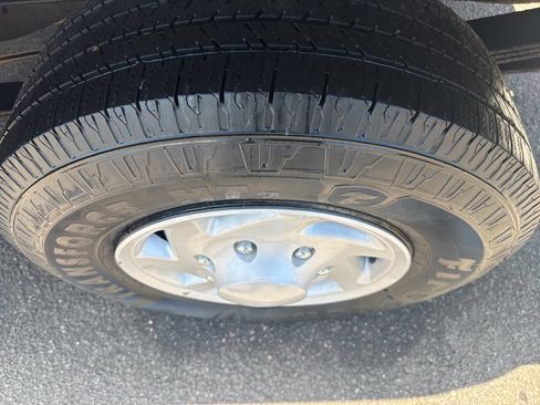Used 2005 Ford E-250 and Econoline 250 RWD image 12