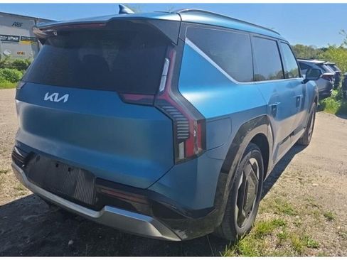 Used 2024 Kia EV9 Land AWD/4WD image 4