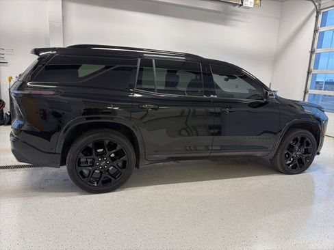 Used 2024 Chevrolet Traverse RS image 10