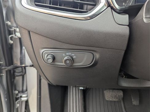 Used 2024 Chevrolet Equinox LT image 28