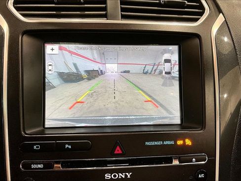 Used 2018 Ford Explorer Limited image 20