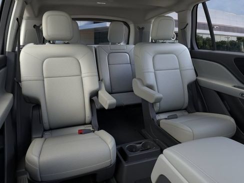 New 2026 Lincoln Aviator 2WD image 11