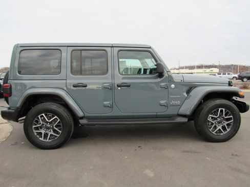 Used 2024 Jeep Wrangler Sahara w/ Safety Group image 5
