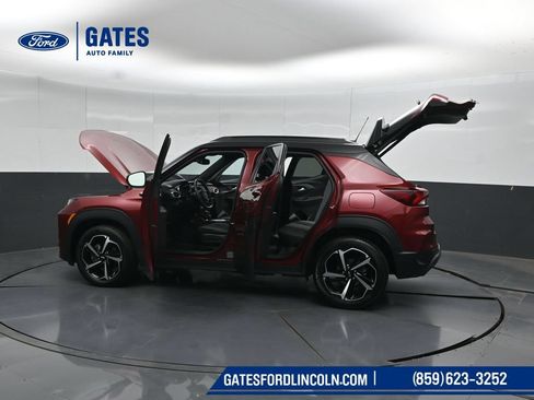 Used 2023 Chevrolet TrailBlazer RS w/ Sun and Liftgate Package AWD/4WD image 56