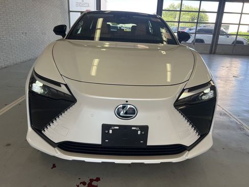 Used 2024 Lexus RZ 450e Premium w/ Technology Package AWD/4WD image 2