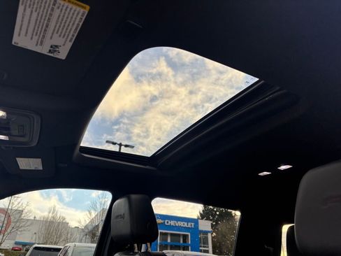 Used 2025 GMC Sierra 3500 AT4 w/ AT4 Premium Plus Package image 17