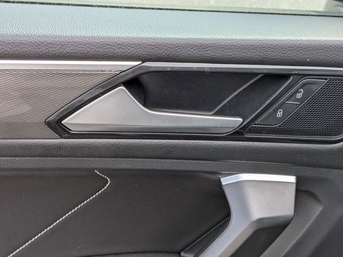 Used 2024 Volkswagen Tiguan SE R-Line image 12