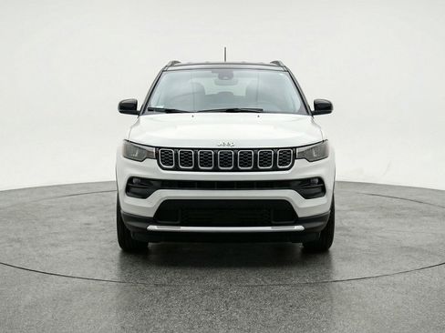 Used 2025 Jeep Compass Limited AWD/4WD image 2