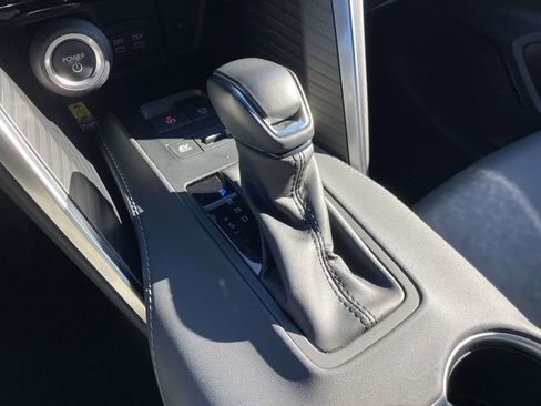 Used 2023 Toyota Venza XLE image 29