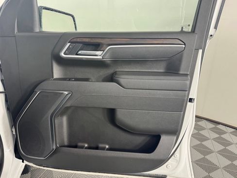Used 2025 GMC Sierra 1500 SLT AWD/4WD image 33