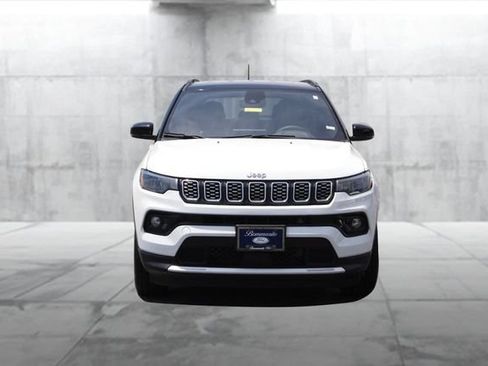 Used 2025 Jeep Compass Limited AWD/4WD image 4