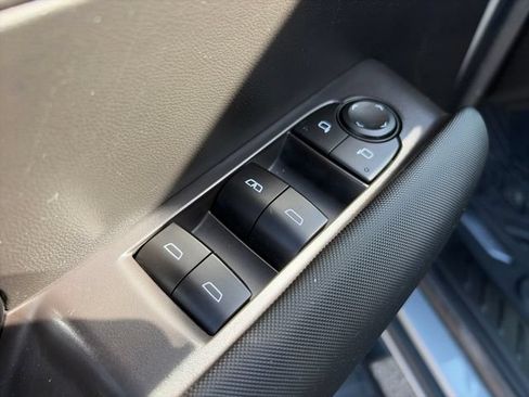 Used 2023 Chevrolet Colorado Z71 w/ Z71 Convenience Package 2 AWD/4WD image 16