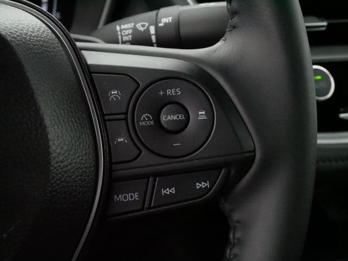 Certified 2025 Toyota Corolla XSE FWD image 25