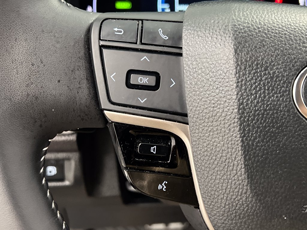 Used 2025 Toyota Camry SE FWD image 44